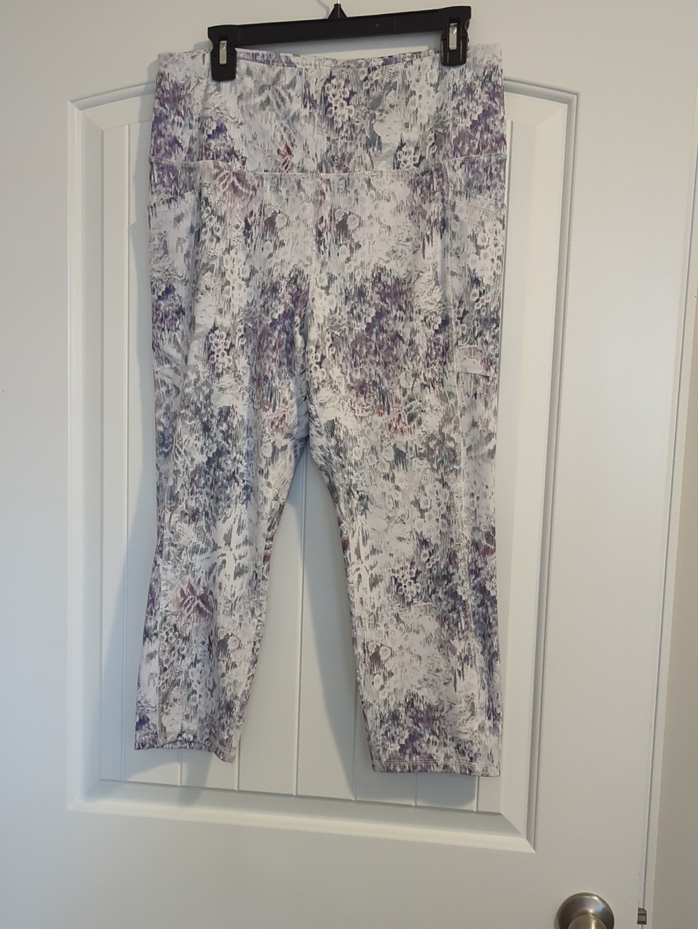 RBX White and Lavender Floral Capri Leggings